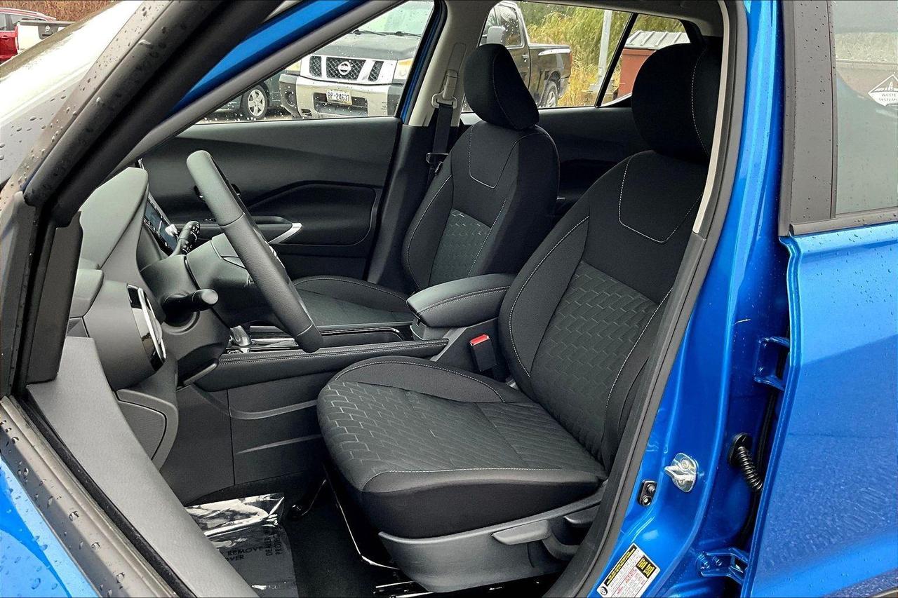 2025 Nissan Kicks Play SV 4dr Front-Wheel Drive Photo