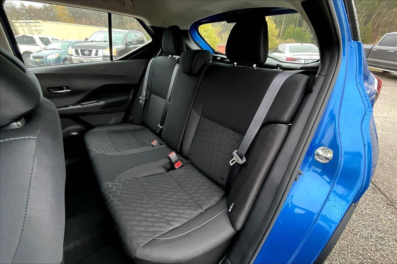 2025 Nissan Kicks Play SV 4dr Front-Wheel Drive Photo