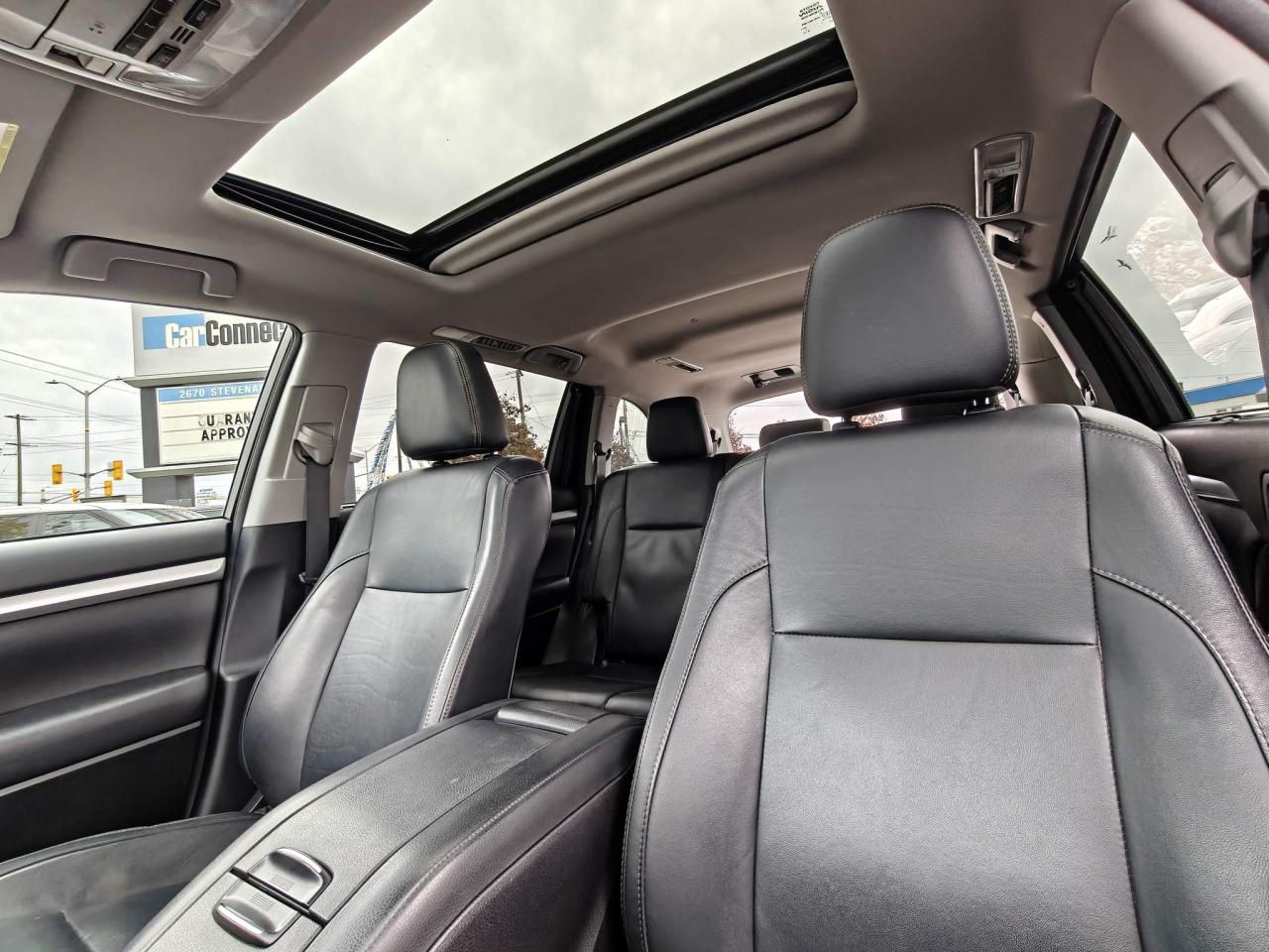 2017 Toyota Highlander XLE 4dr All-wheel Drive Photo