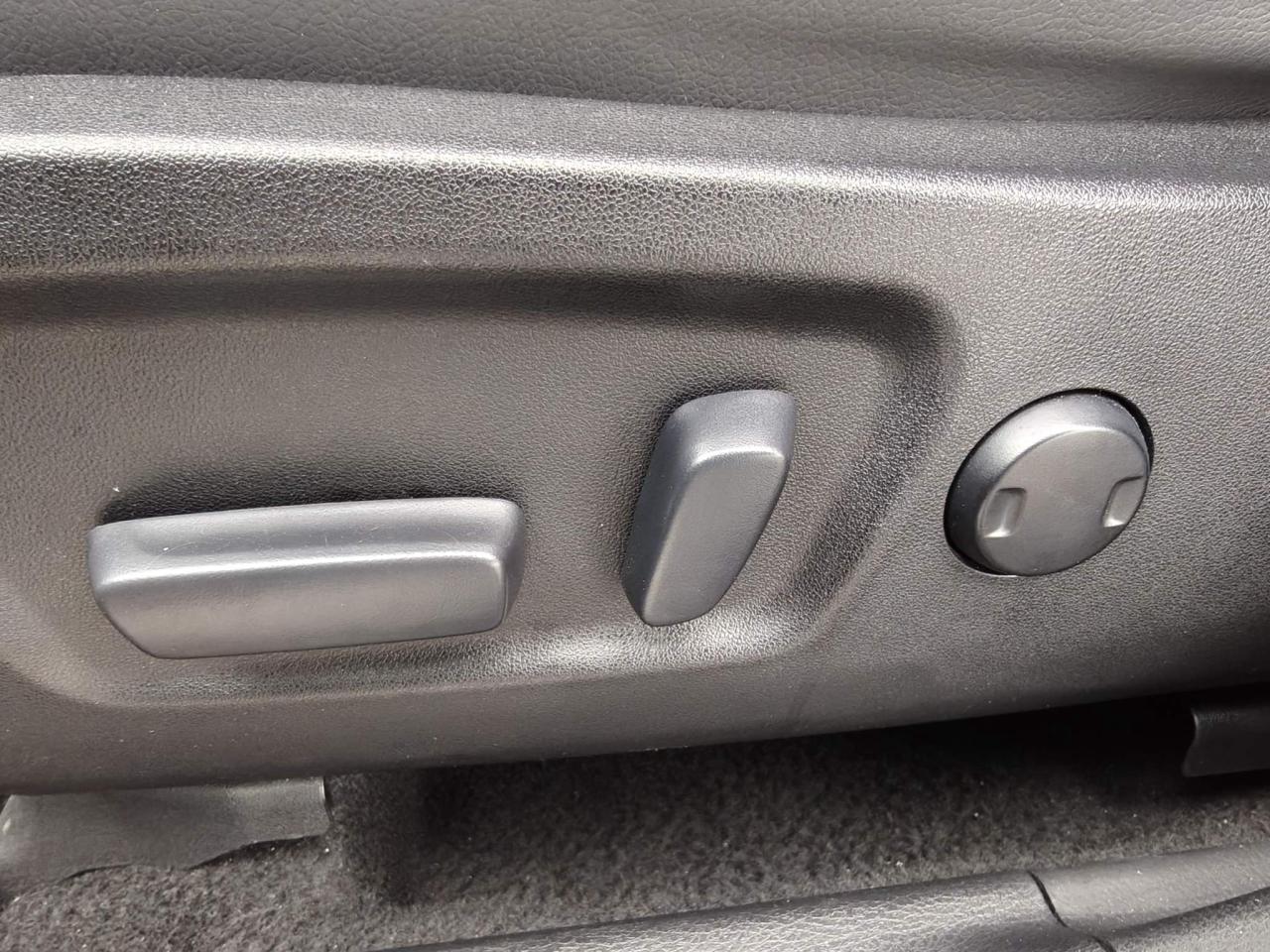 2017 Toyota Highlander XLE 4dr All-wheel Drive Photo