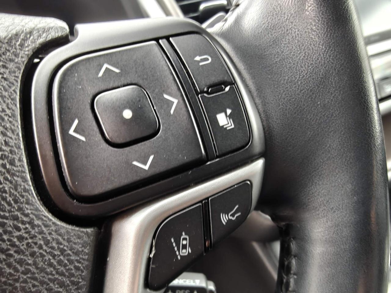 2017 Toyota Highlander XLE 4dr All-wheel Drive Photo