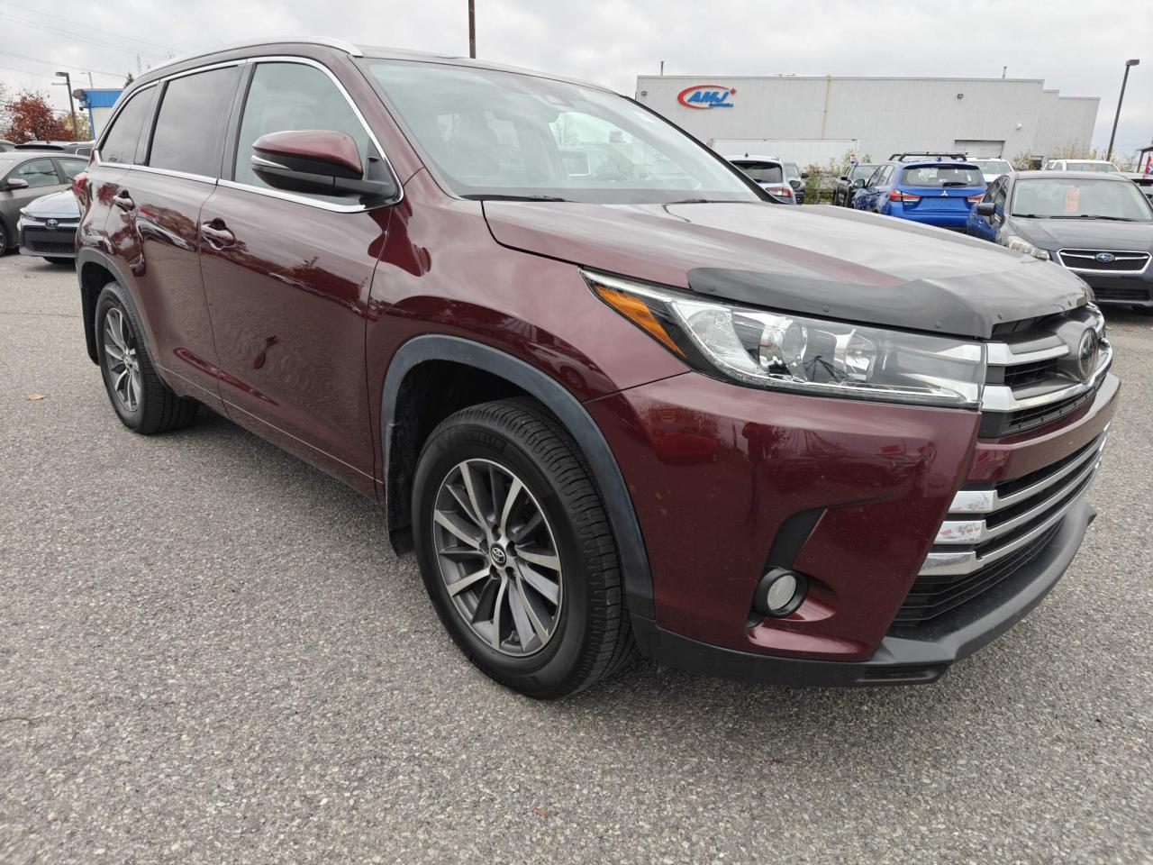 2017 Toyota Highlander XLE 4dr All-wheel Drive Photo