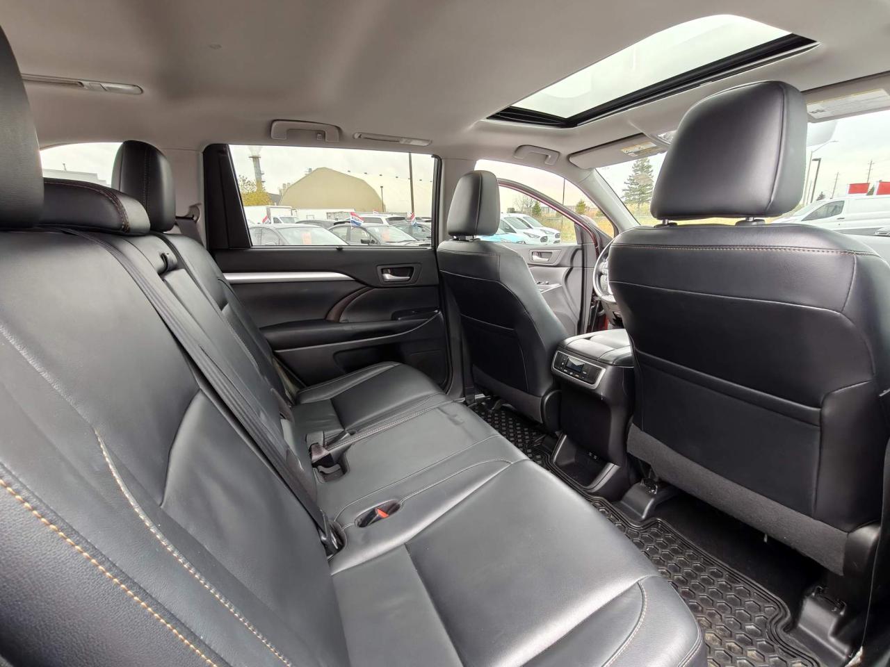 2017 Toyota Highlander XLE 4dr All-wheel Drive Photo