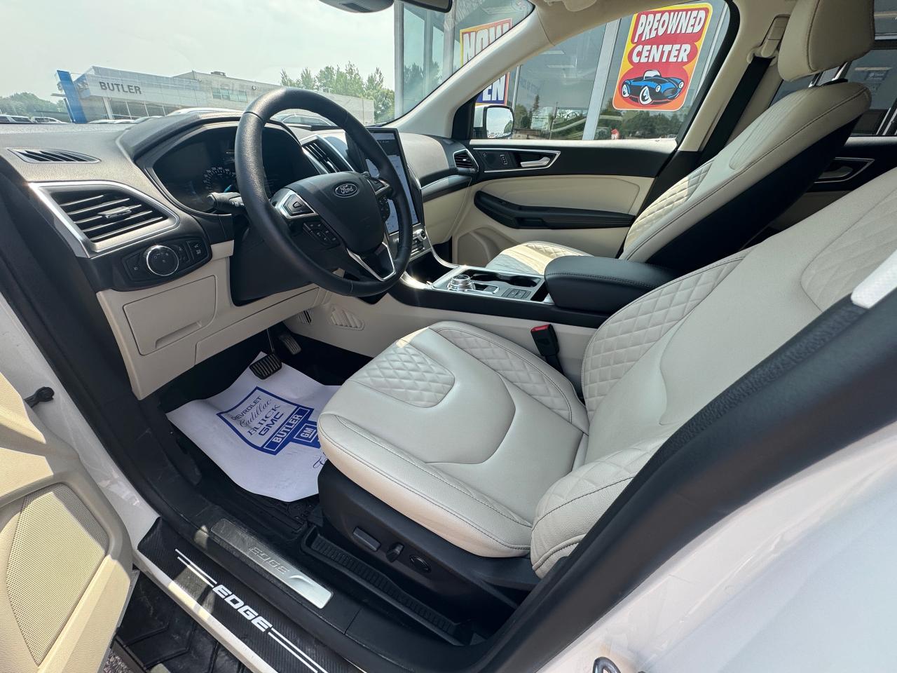 2024 Ford Edge TITANIUM 4DR ALL-WHEEL DRIVE Photo