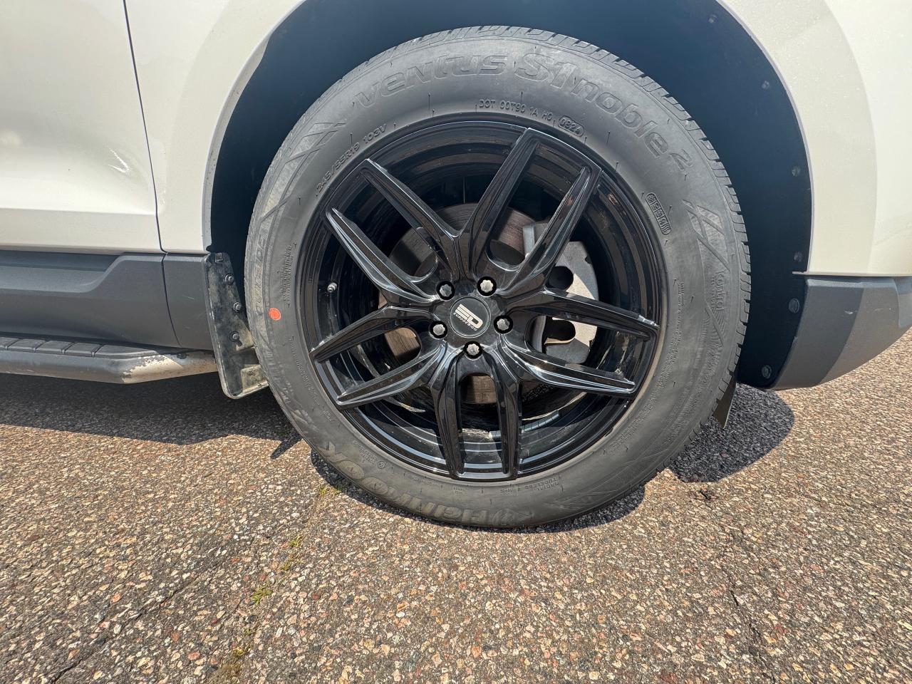 2024 Ford Edge TITANIUM 4DR ALL-WHEEL DRIVE Photo