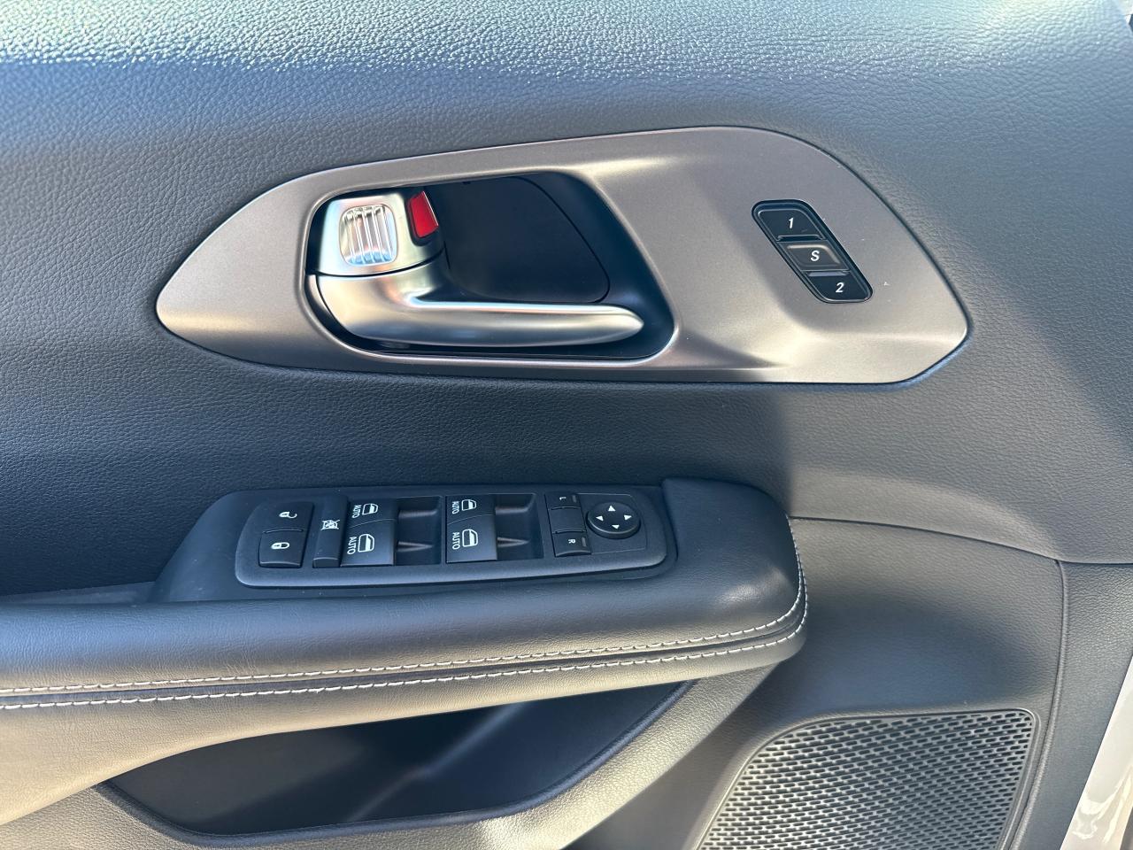 2026 Chrysler Pacifica Select Front-Wheel Drive Passenger Van Photo