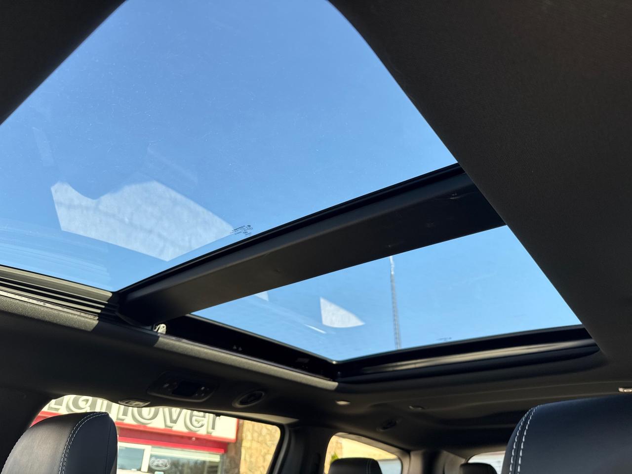 2026 Chrysler Pacifica Select Front-Wheel Drive Passenger Van Photo