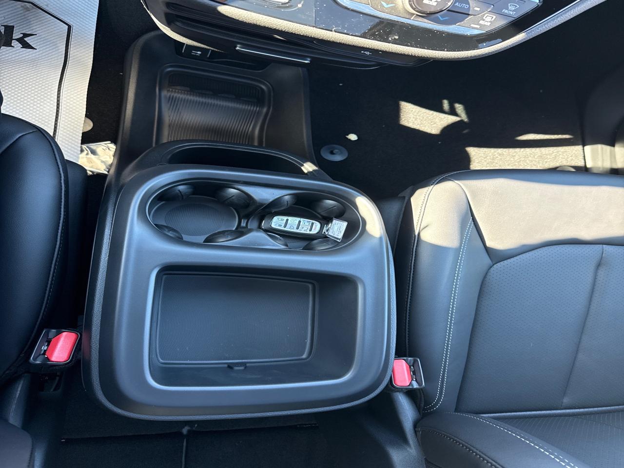 2026 Chrysler Pacifica Select Front-Wheel Drive Passenger Van Photo