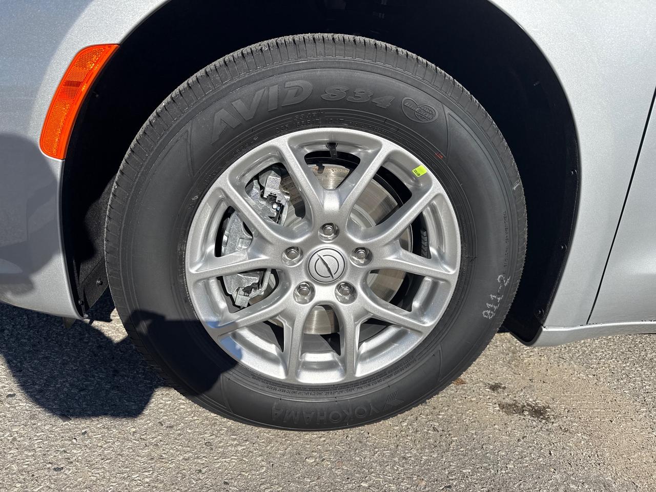 2026 Chrysler Pacifica Select Front-Wheel Drive Passenger Van Photo