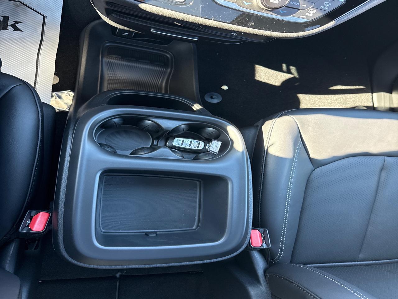 2026 Chrysler Pacifica Select Front-Wheel Drive Passenger Van Photo