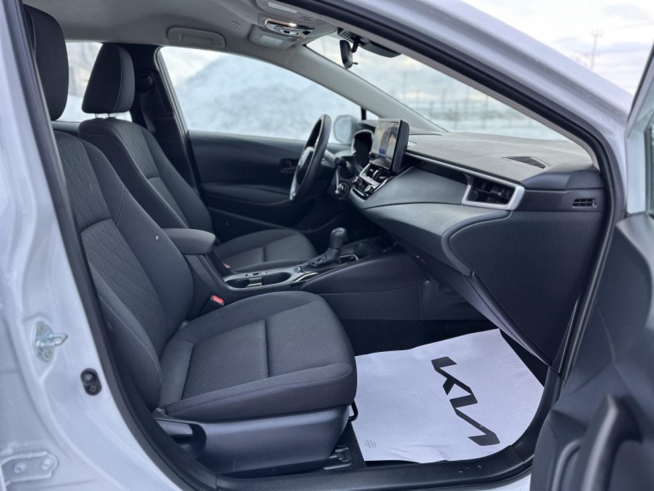 2025 Toyota Corolla LE Photo