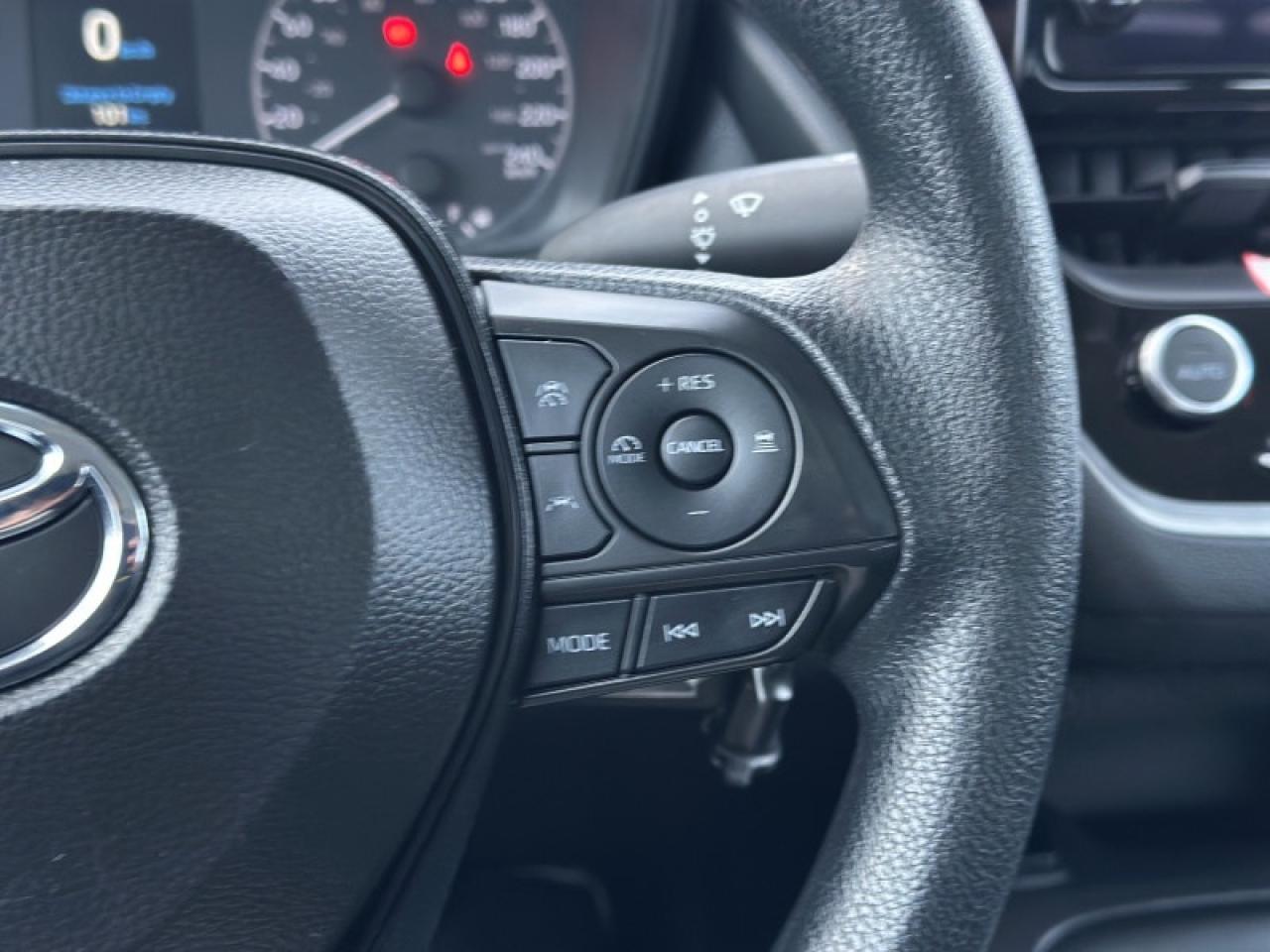 2025 Toyota Corolla LE Photo