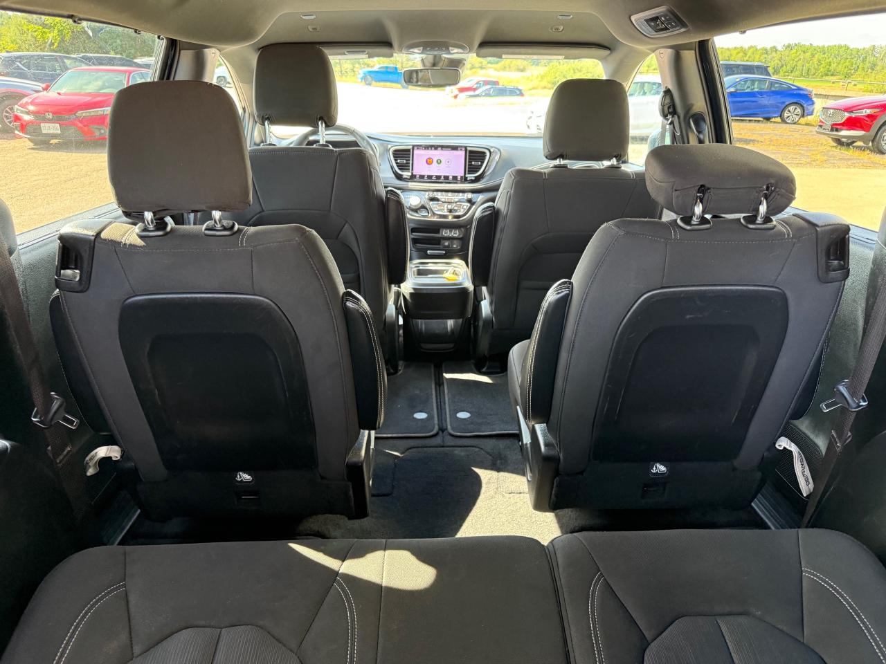 2022 Chrysler Pacifica Touring Front-Wheel Drive Passenger Van Photo