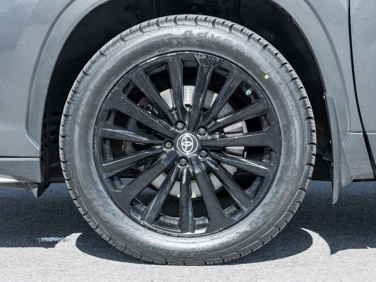 2023 Toyota Highlander XSE 4dr All-Wheel Drive Photo