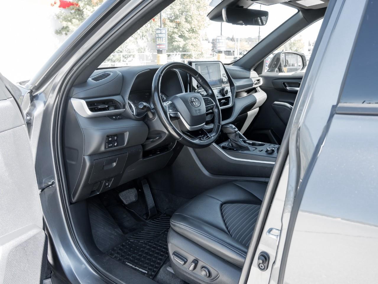 2023 Toyota Highlander XSE 4dr All-Wheel Drive Photo