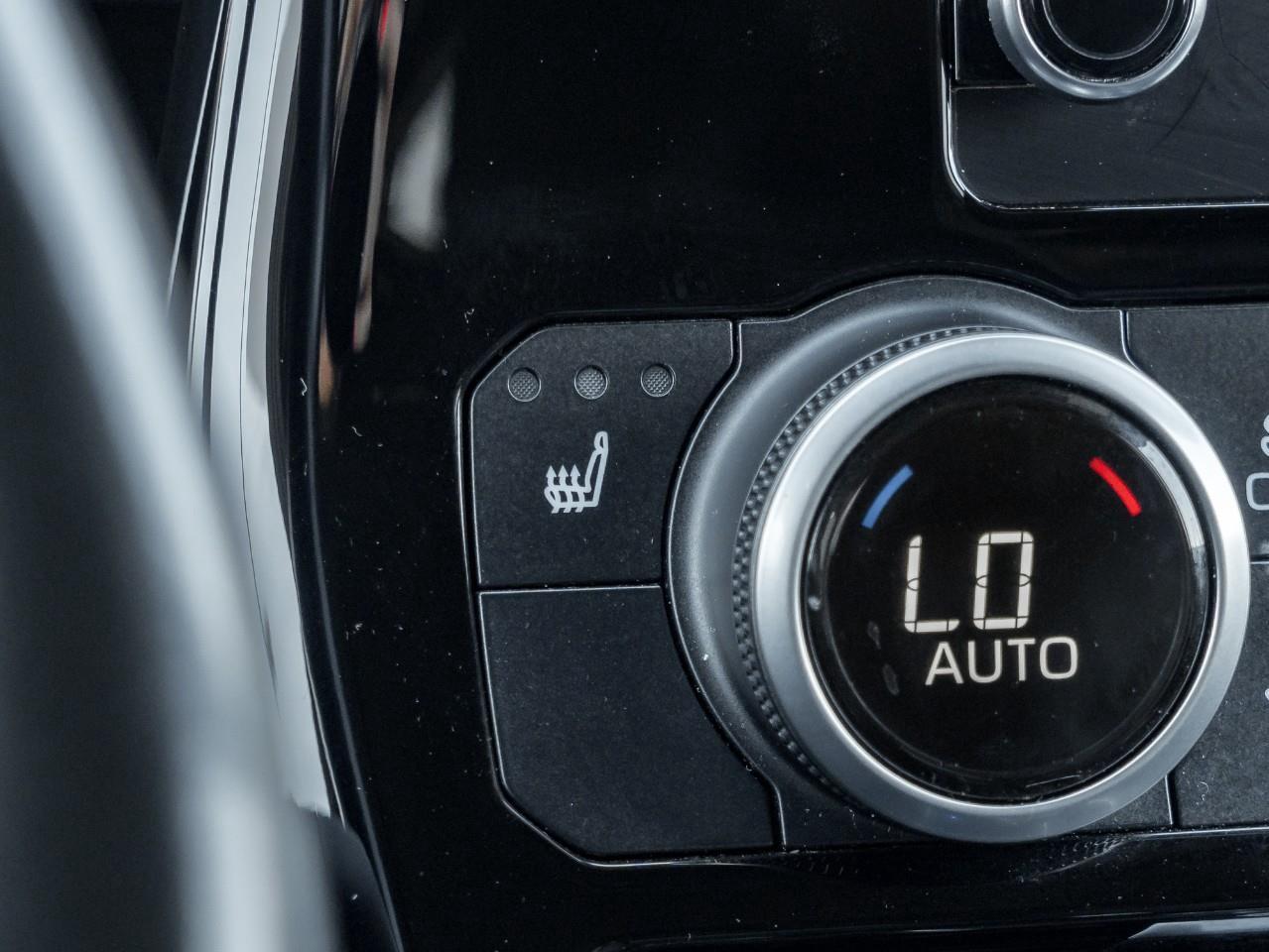 2023 Toyota Highlander XSE 4dr All-Wheel Drive Photo