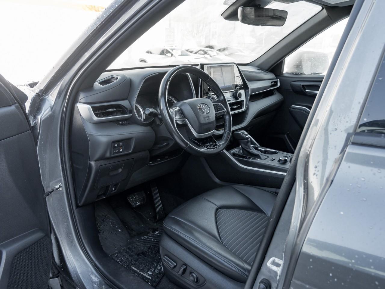 2023 Toyota Highlander XSE 4dr All-Wheel Drive Photo