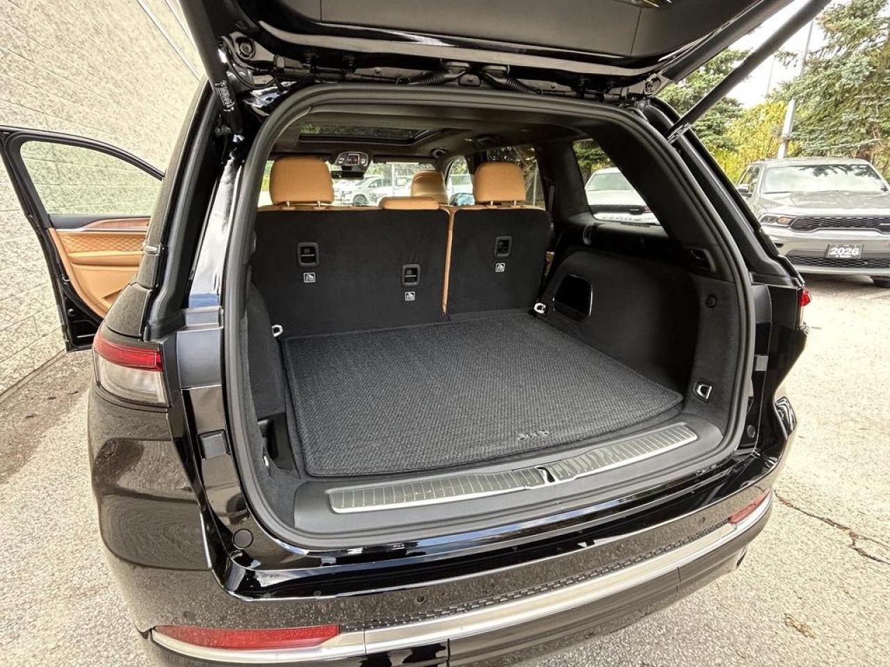 2025 Jeep Grand Cherokee Summit 4dr 4x4 Photo