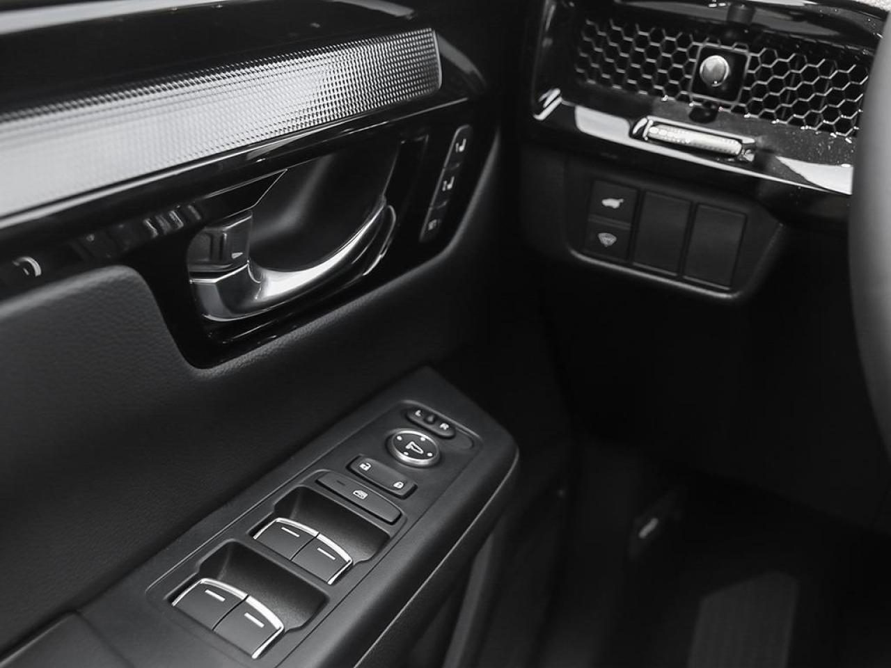 2026 Honda CR-V Hybrid Touring 4dr All-Wheel Drive Photo