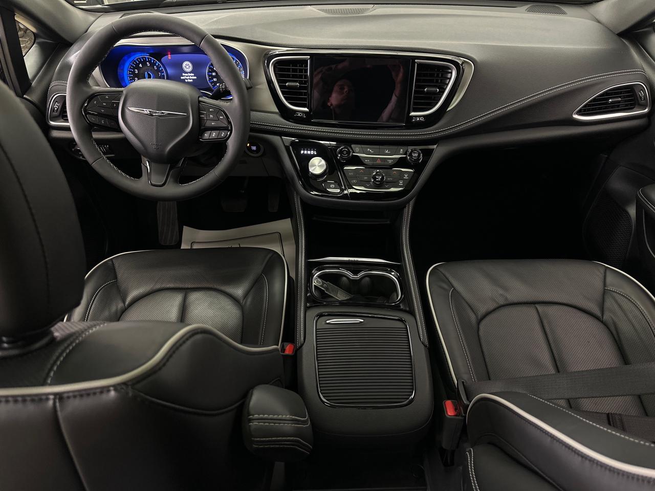 2024 Chrysler Pacifica Limited Front-Wheel Drive Passenger Van Photo