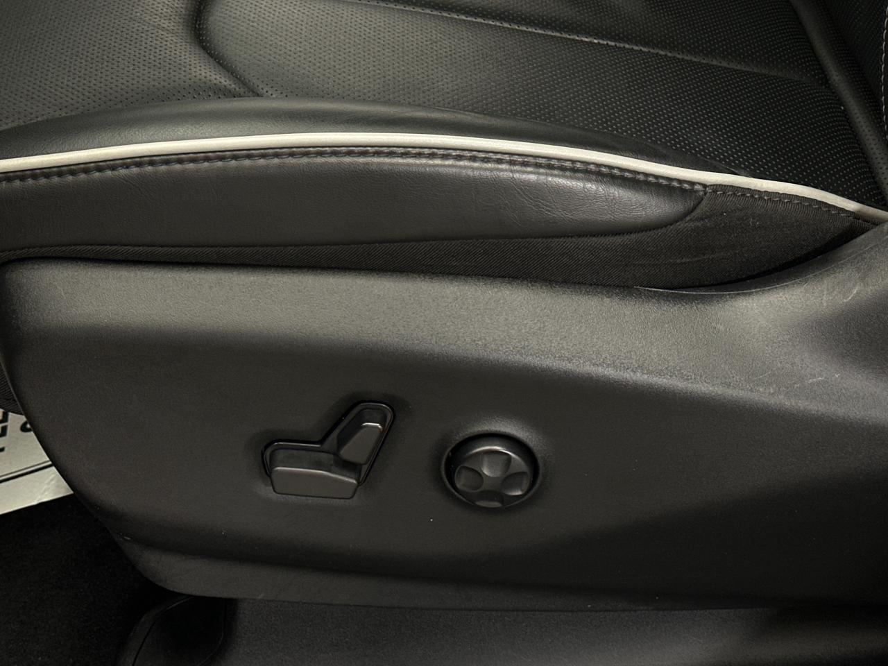 2024 Chrysler Pacifica Limited Front-Wheel Drive Passenger Van Photo