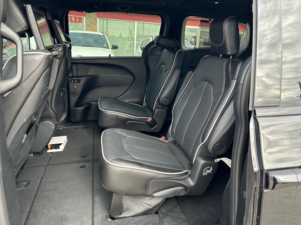 2024 Chrysler Pacifica Limited Front-Wheel Drive Passenger Van Photo