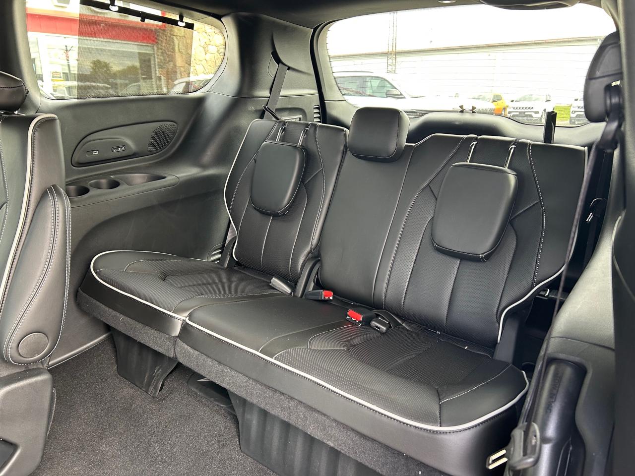 2024 Chrysler Pacifica Limited Front-Wheel Drive Passenger Van Photo