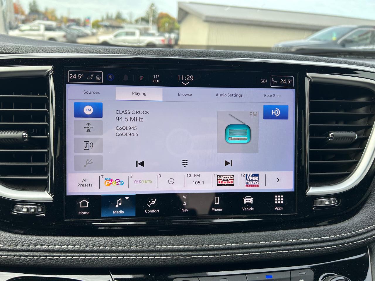 2024 Chrysler Pacifica Limited Front-Wheel Drive Passenger Van Photo