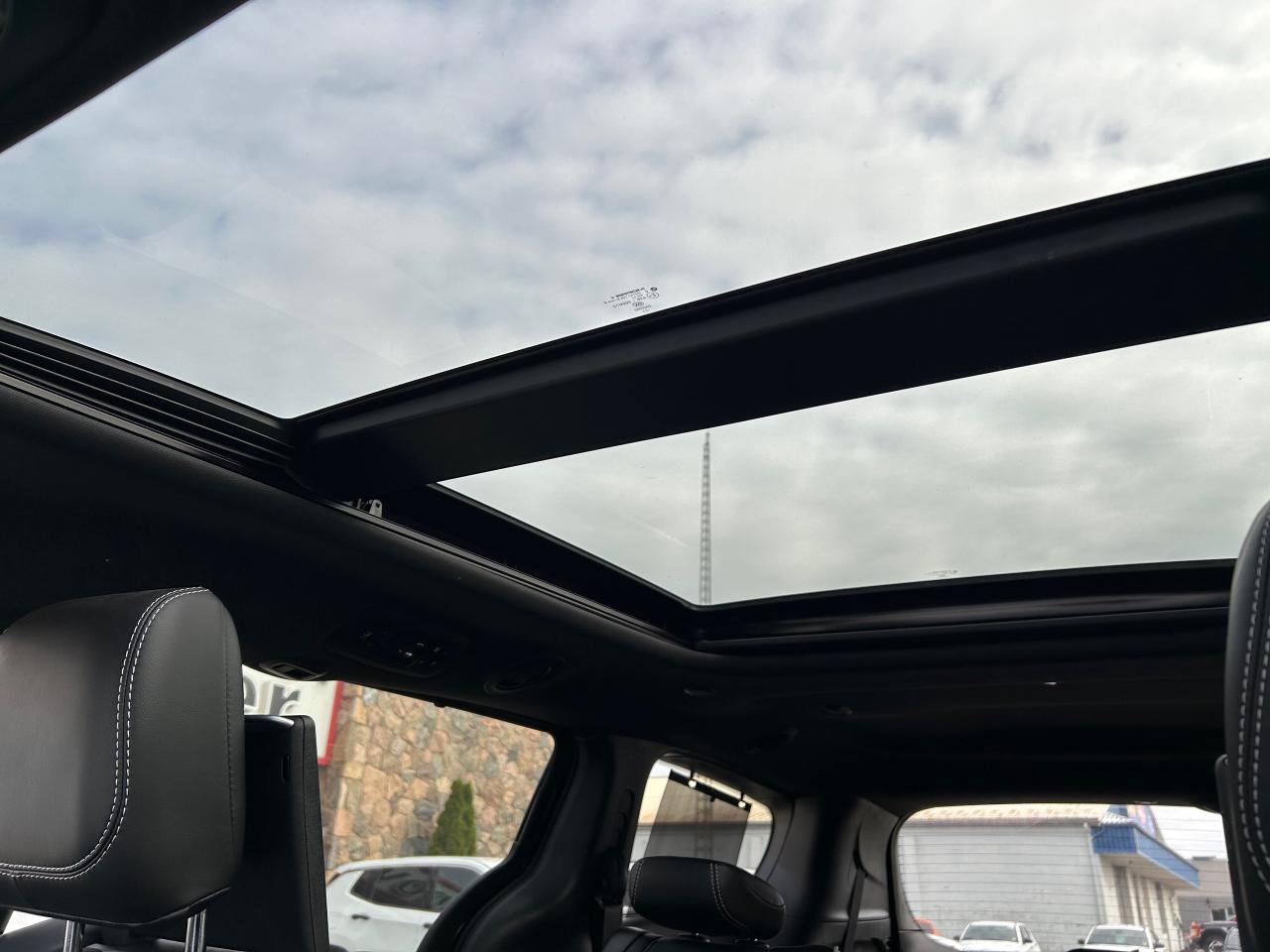 2024 Chrysler Pacifica Limited Front-Wheel Drive Passenger Van Photo