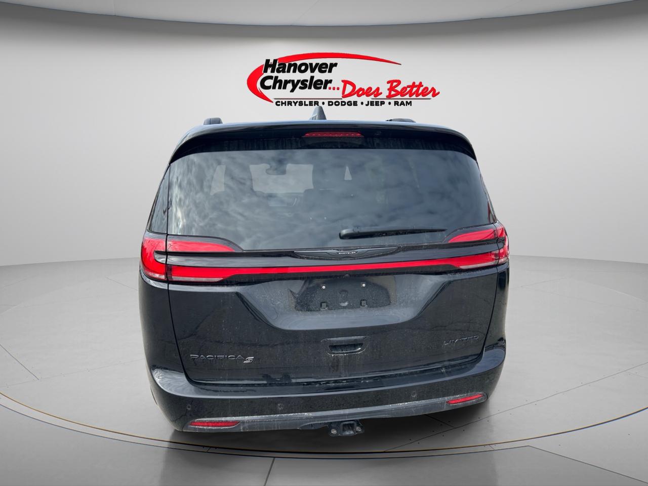 2024 Chrysler Pacifica Limited Front-Wheel Drive Passenger Van Photo3