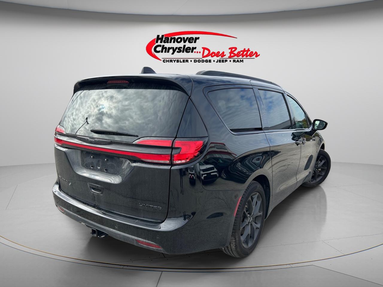 2024 Chrysler Pacifica Limited Front-Wheel Drive Passenger Van Photo4