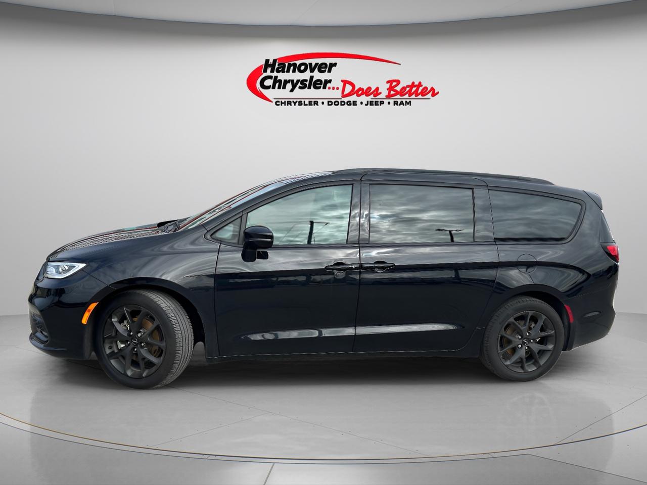 2024 Chrysler Pacifica Limited Front-Wheel Drive Passenger Van Photo