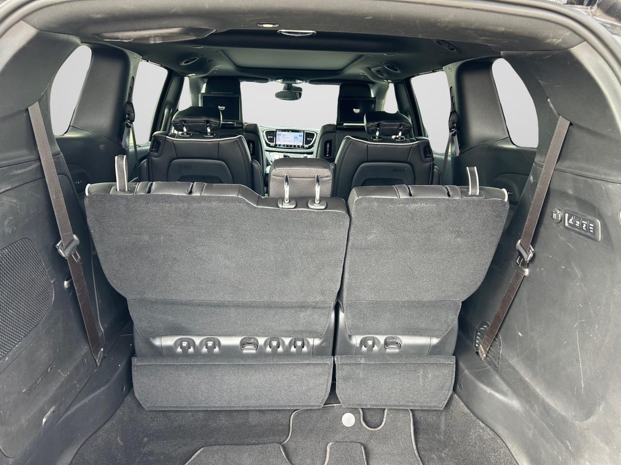 2024 Chrysler Pacifica Limited Front-Wheel Drive Passenger Van Photo