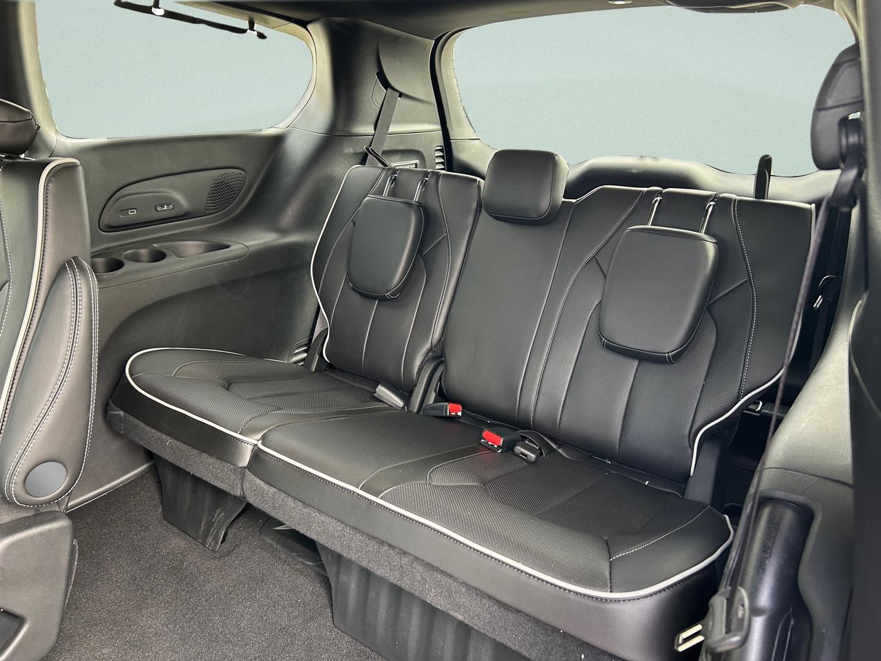 2024 Chrysler Pacifica Limited Front-Wheel Drive Passenger Van Photo