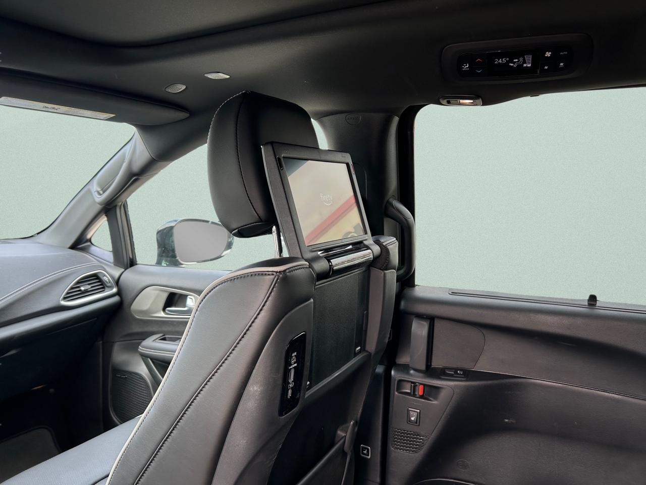 2024 Chrysler Pacifica Limited Front-Wheel Drive Passenger Van Photo