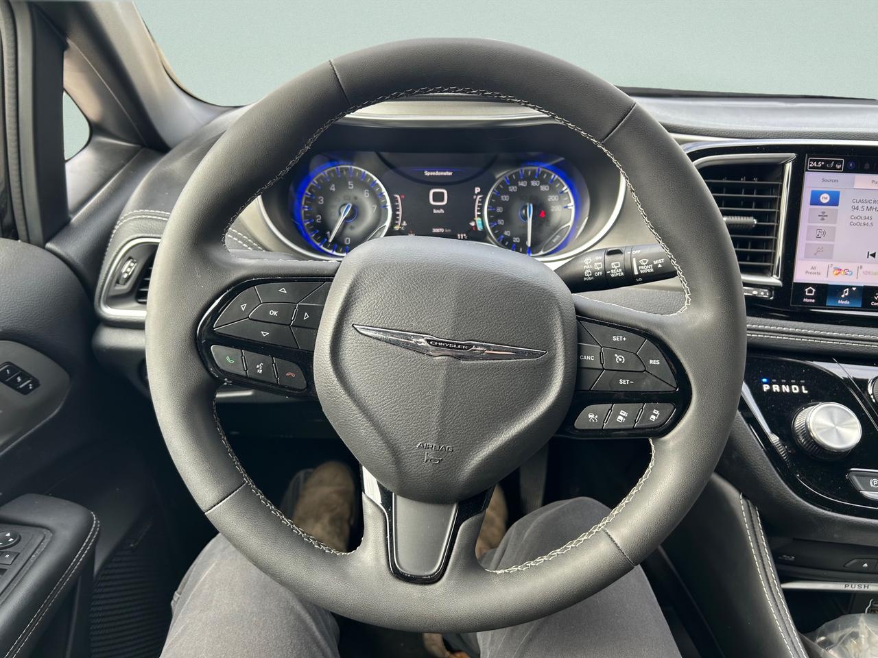 2024 Chrysler Pacifica Limited Front-Wheel Drive Passenger Van Photo