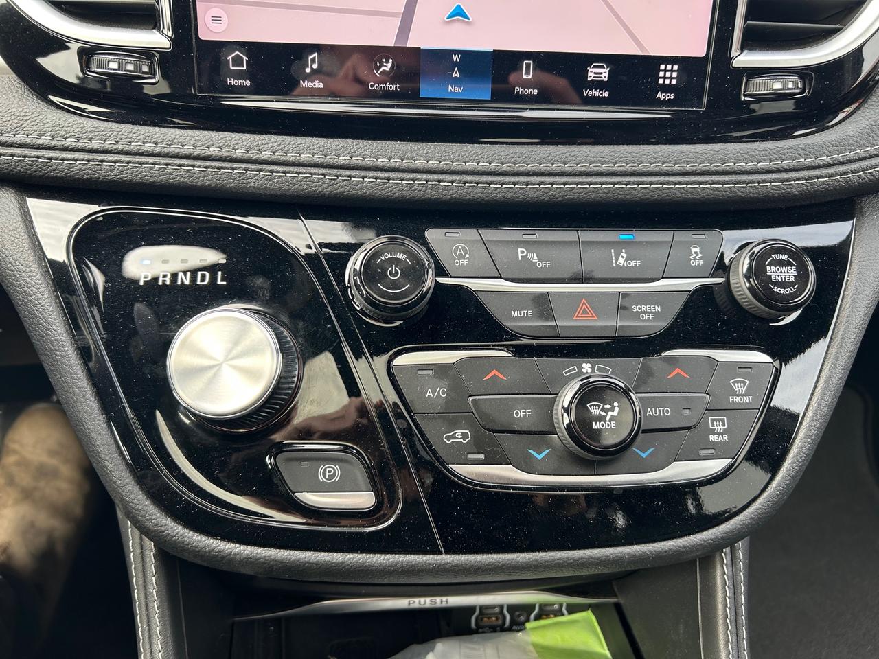 2024 Chrysler Pacifica Limited Front-Wheel Drive Passenger Van Photo