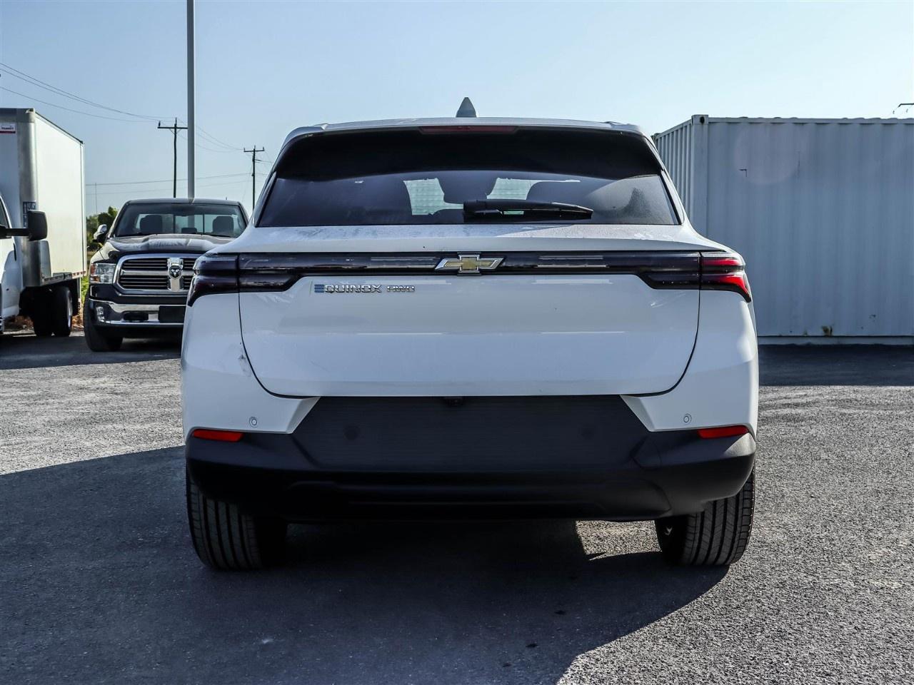 2026 Chevrolet Equinox EV 4dr LT Photo3