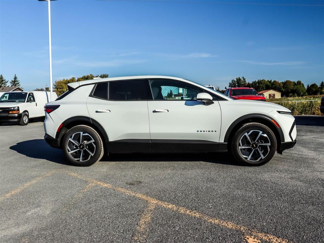 2026 Chevrolet Equinox EV 4dr LT Photo4