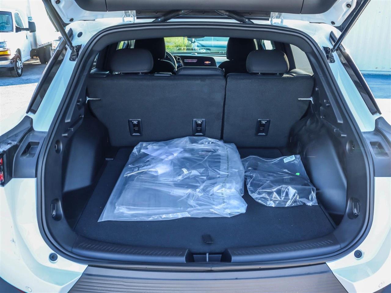 2026 Chevrolet Equinox EV 4dr LT Photo