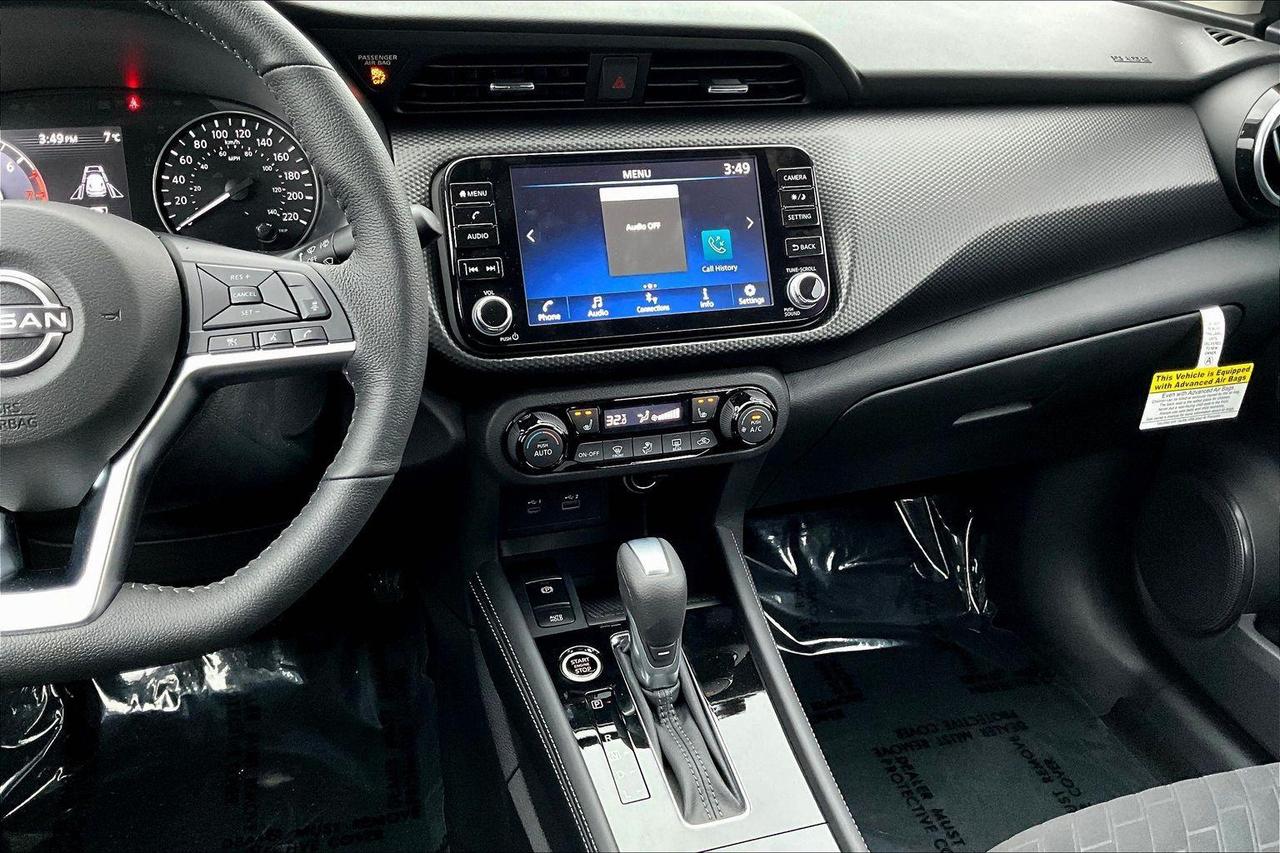 2025 Nissan Kicks Play SV 4dr Front-Wheel Drive Photo