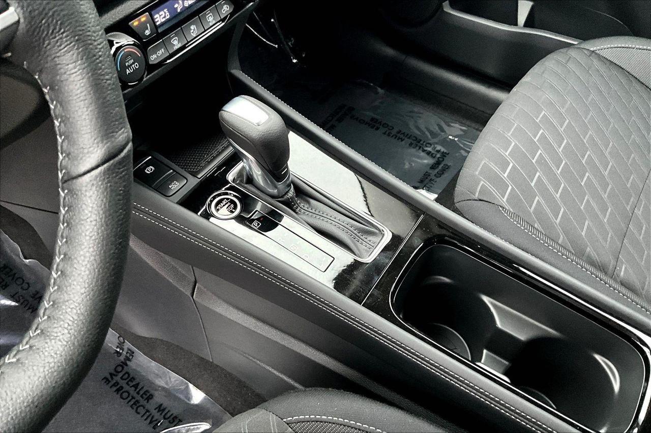 2025 Nissan Kicks Play SV 4dr Front-Wheel Drive Photo