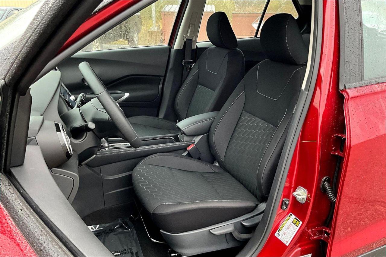 2025 Nissan Kicks Play SV 4dr Front-Wheel Drive Photo