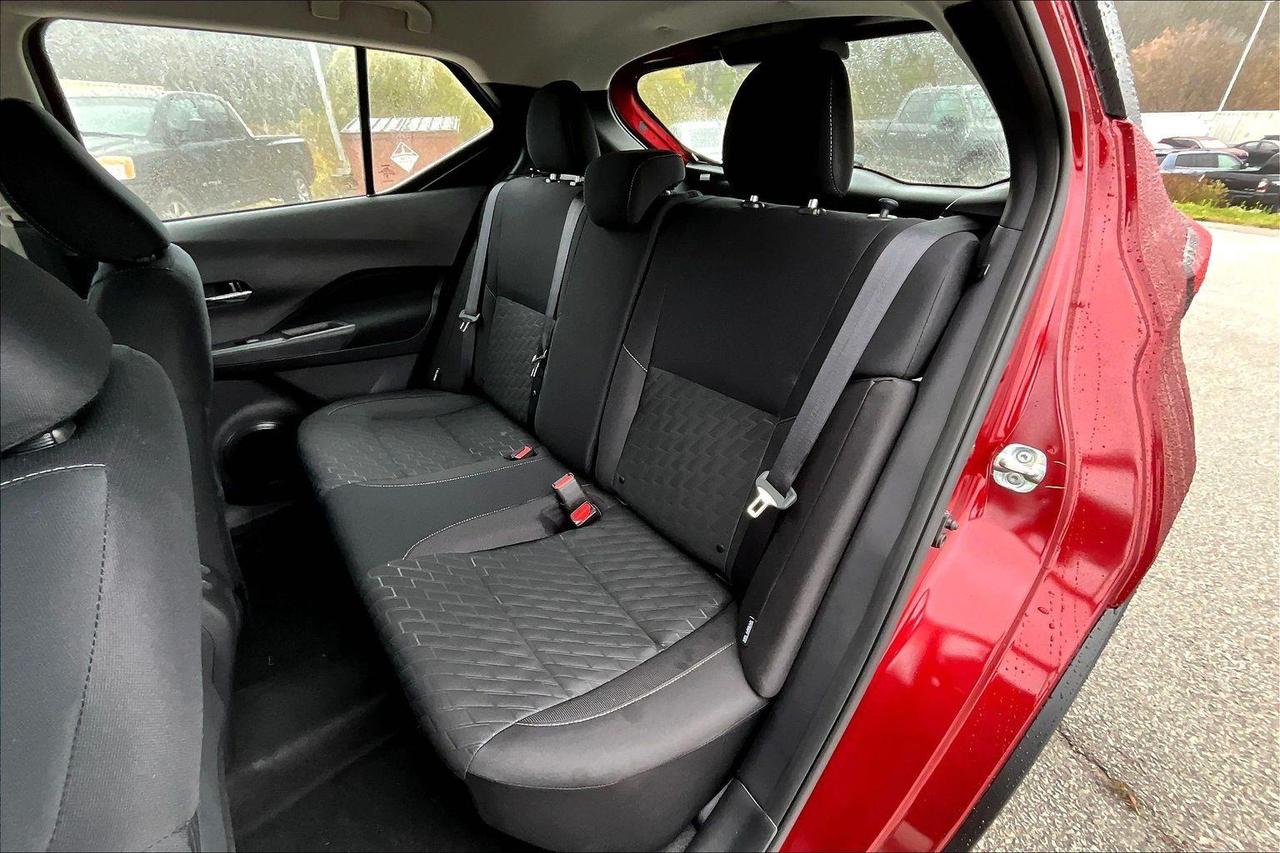 2025 Nissan Kicks Play SV 4dr Front-Wheel Drive Photo