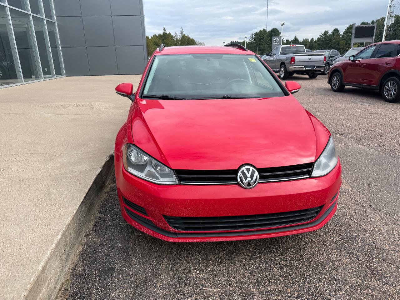2016 Volkswagen Golf Sportwagon 1.8 TSI Trendline (M5) 4dr Front-Wheel Drive Wagon Photo