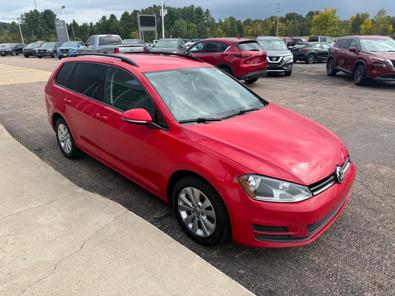 2016 Volkswagen Golf Sportwagon 1.8 TSI Trendline (M5) 4dr Front-Wheel Drive Wagon Photo
