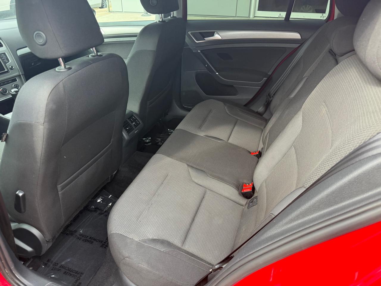 2016 Volkswagen Golf Sportwagon 1.8 TSI Trendline (M5) 4dr Front-Wheel Drive Wagon Photo