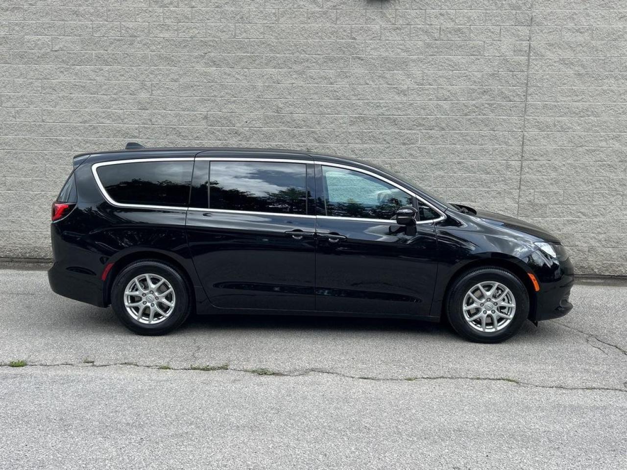 2025 Chrysler Grand Caravan SXT Front-Wheel Drive Passenger Van Photo