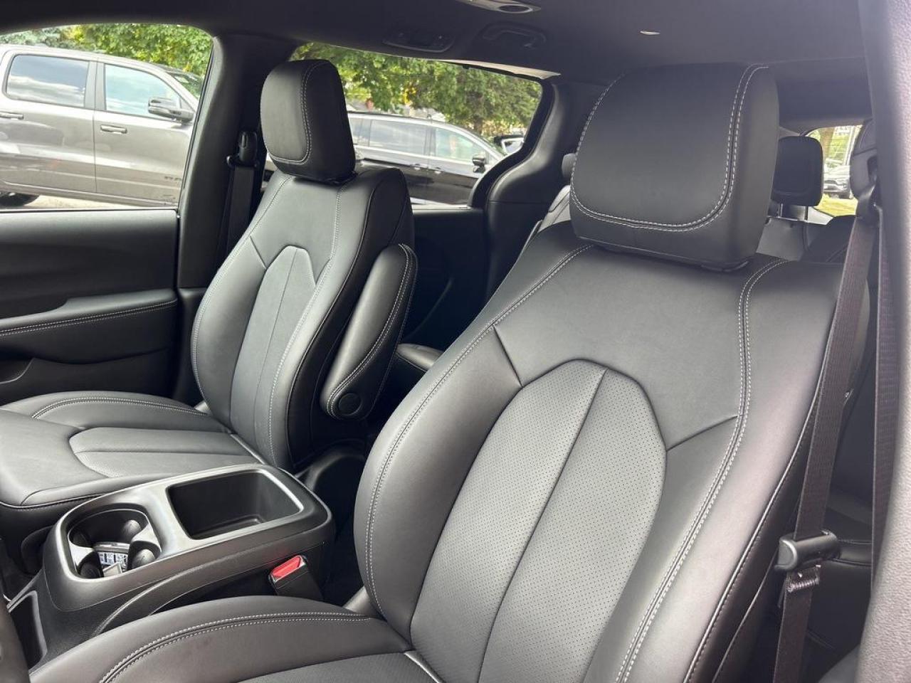 2025 Chrysler Grand Caravan SXT Front-Wheel Drive Passenger Van Photo