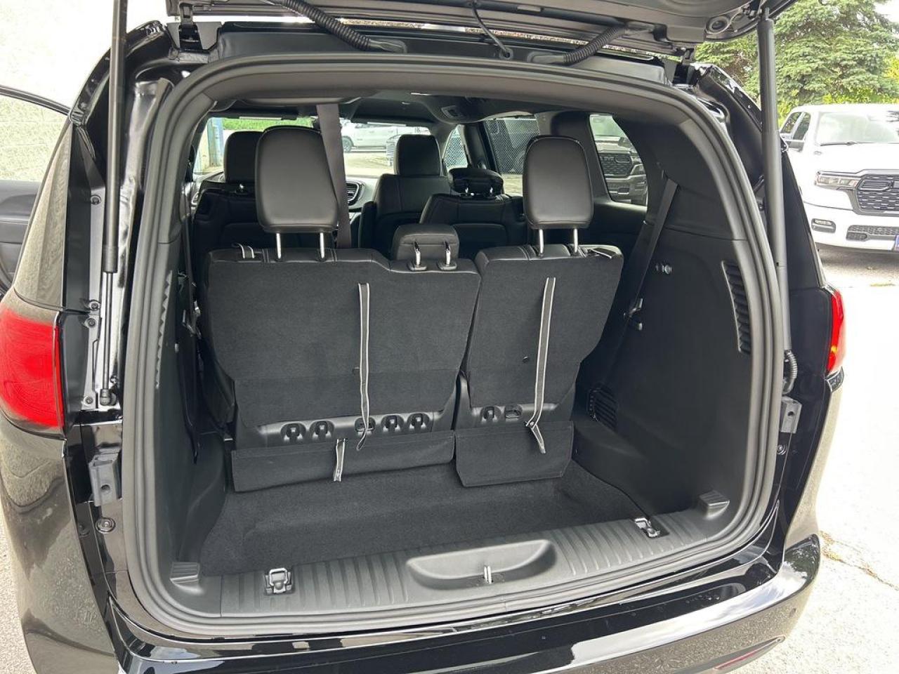 2025 Chrysler Grand Caravan SXT Front-Wheel Drive Passenger Van Photo